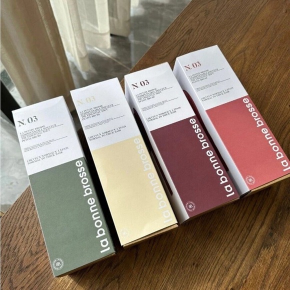 La Bonne Brosse N.03 boar bristle brush The Shine & Care Hair Brush new in box - Picture 7 of 7